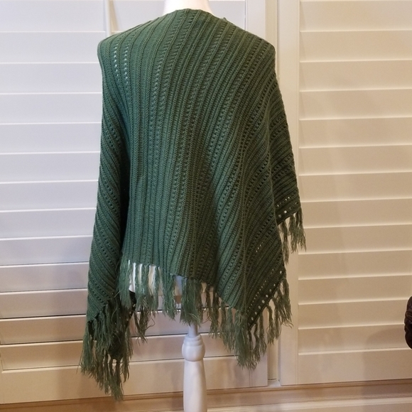 💥New York & Company Poncho Sweather - Picture 3 of 6